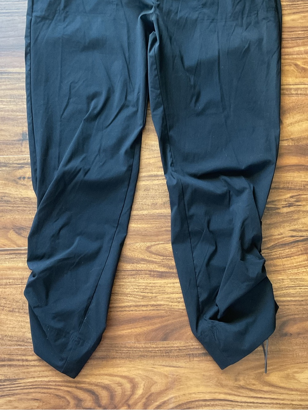 Columbia NWT Women’s Medium Track Pants Nylon Straight Leg Lightweight Black - Picture 3 of 5